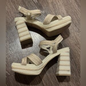 Dolce Vita Anira Platform Sandal